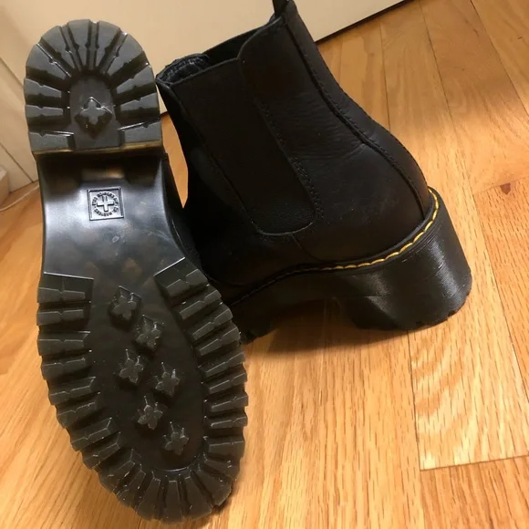 Dr. Martens Rometty size W 8 - Picture 3 of 5